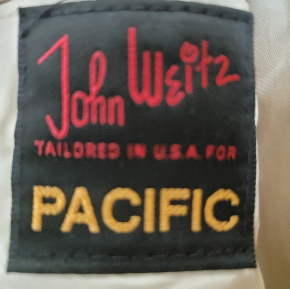 John Weitz Tan Sport Coat with Gold Buttons - Picture 4 of 9